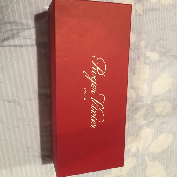 Roger Vivier - Valentine special collection - Picture 3 of 7